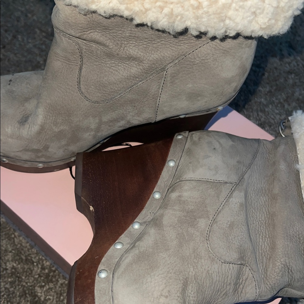 UGG Women's Carnegie Cream and Tan Shearling Wedge Boots/Used